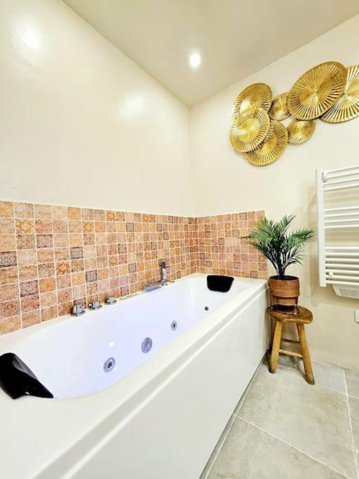 Suite Orientale Du Vieux Port Марсилия Екстериор снимка